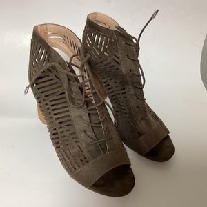 Sam Edelman Women's Rocco Pump Bootie Size 7.5 Block Heel LaceUp Caged Tan Suede